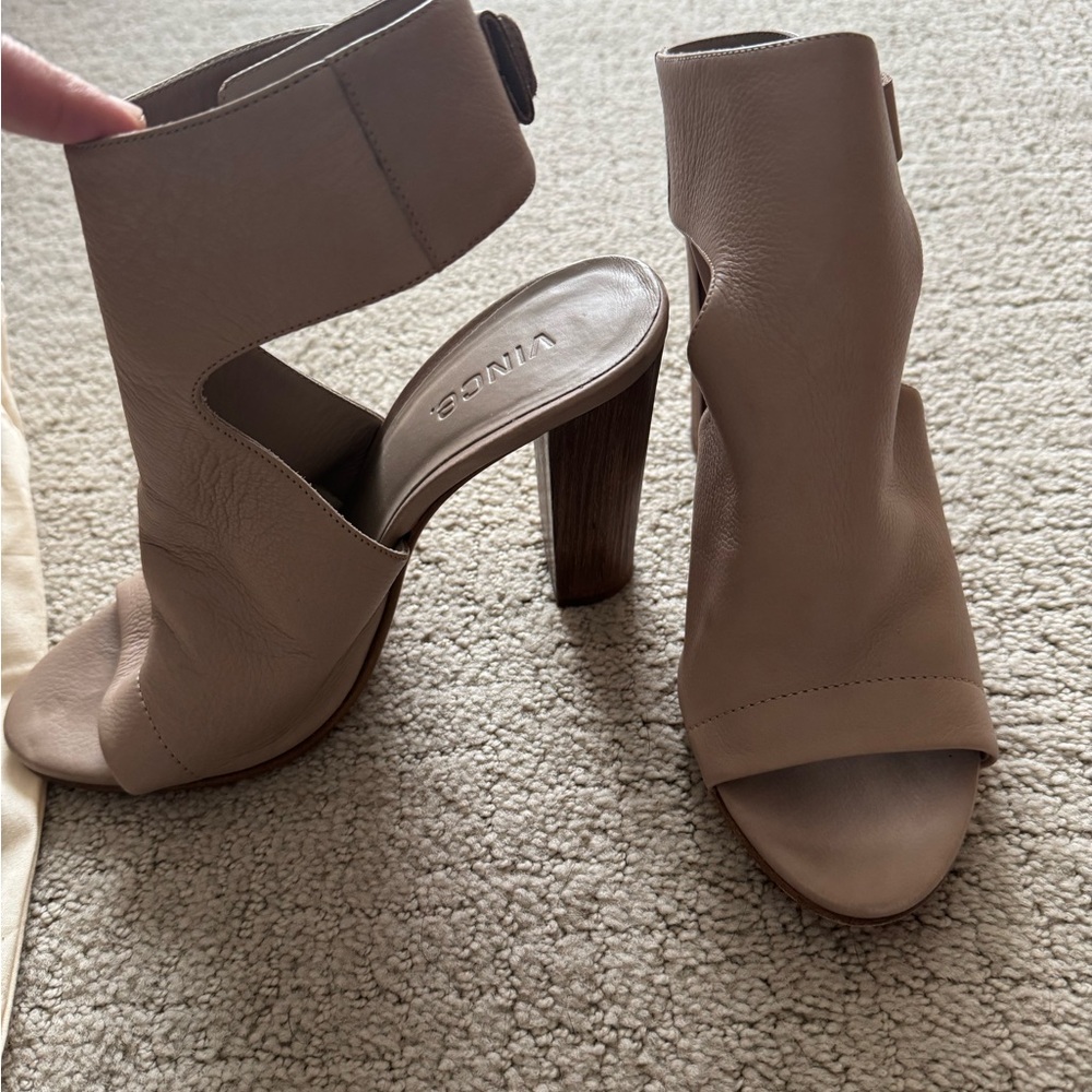 Vince Women's Tan Leather Heeled Sandals